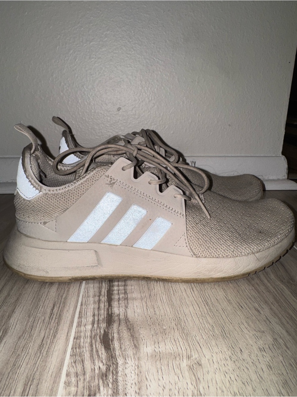adidas Sneakers
